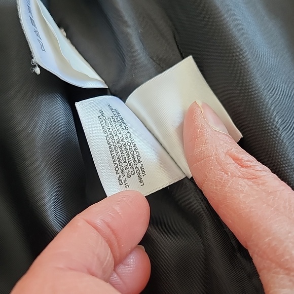 JONES NEW YORK Sz 6 Lined Black Blazer - Picture 7 of 7